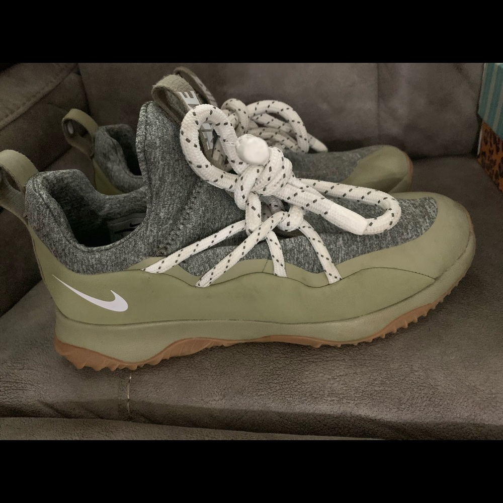 Nike women’s size 8